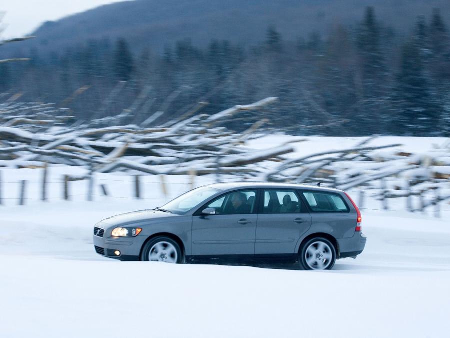  Volvo V50 T5 2005 года  (US) (фото 8 из 10)